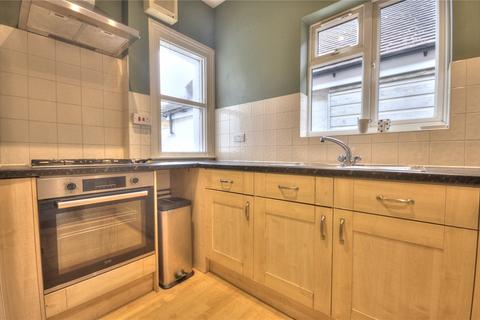 2 bedroom maisonette to rent, High Street, Godalming, Surrey, GU7