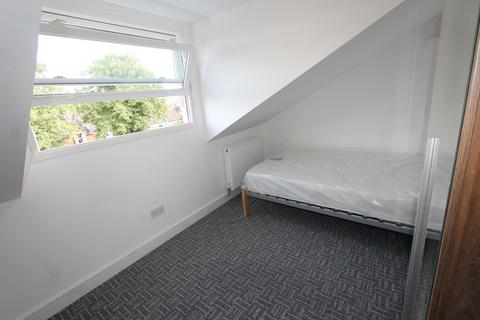 2 bedroom flat to rent, St Marys Road, Leamington Spa, CV31