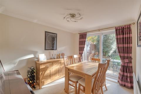 14 Broadfield Gardens, Great Meadow, Worcester, WR4 0DP