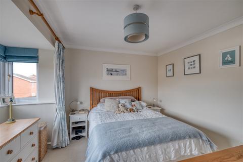 14 Broadfield Gardens, Great Meadow, Worcester, WR4 0DP