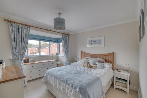 14 Broadfield Gardens, Great Meadow, Worcester, WR4 0DP