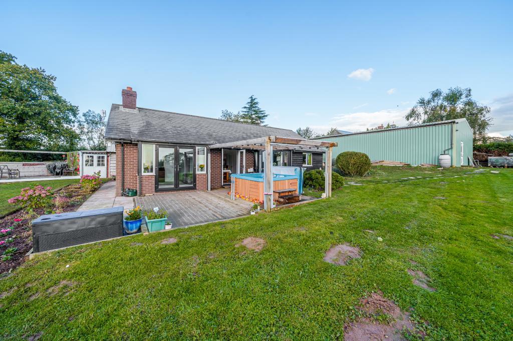 Little Birch, Herefordshire, HR2 4 bed detached bungalow for sale £