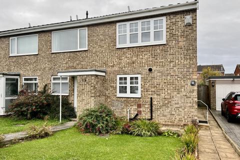 2 bedroom end of terrace house for sale - Felixstowe Close, Fens