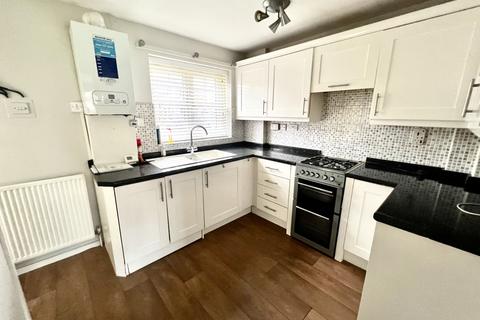 2 bedroom end of terrace house for sale - Felixstowe Close, Fens