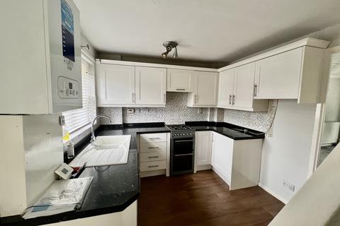 2 bedroom end of terrace house for sale - Felixstowe Close, Fens