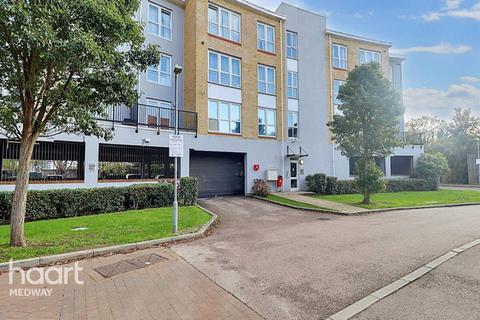 2 bedroom apartment to rent, Admirals Way, Gravesend