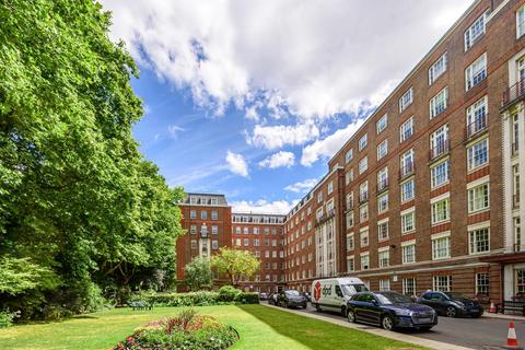 3 bedroom flat for sale, Eyre Court, London