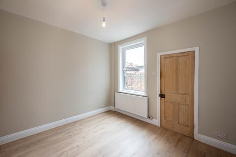 2 bedroom terraced house to rent, Ratcliffe Street, York, YO30