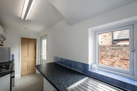 2 bedroom terraced house to rent, Ratcliffe Street, York, YO30