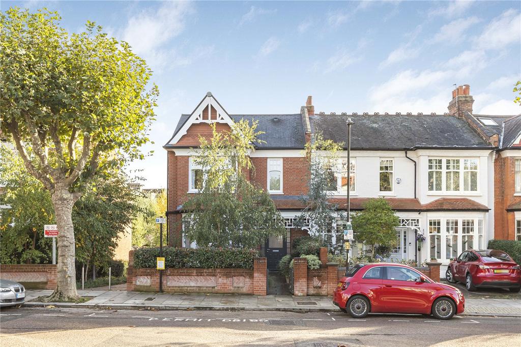 Grand Avenue, Muswell Hill, London, N10 4 bed semidetached house for