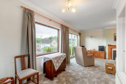 3 bedroom bungalow for sale - Moor Park Drive, Addingham, Ilkley, West Yorkshire, LS29