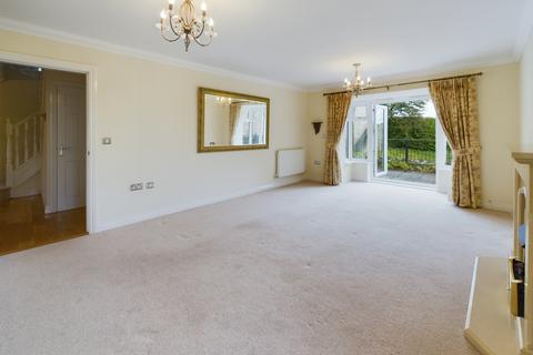 12 Burrium Gate, Usk, NP15 1TN