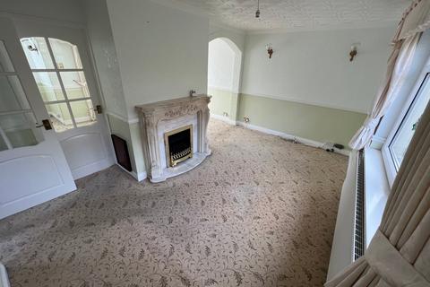 8 Highlands Close, Tonyrefail, Porth, CF39 8NL