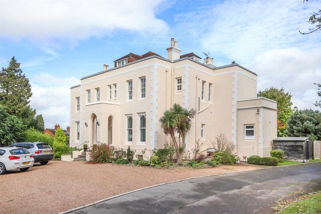 Garstons, High Street, Burwash, Etchingham, TN19 2 bed apartment for