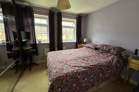 2 bedroom end of terrace house for sale - Northampton Close, Bracknell RG12