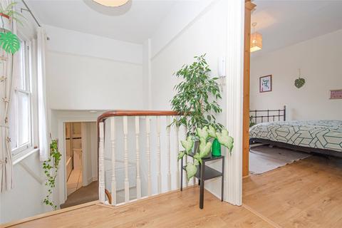 Flat C, 72 Crouch Hill, London, N8 9EE