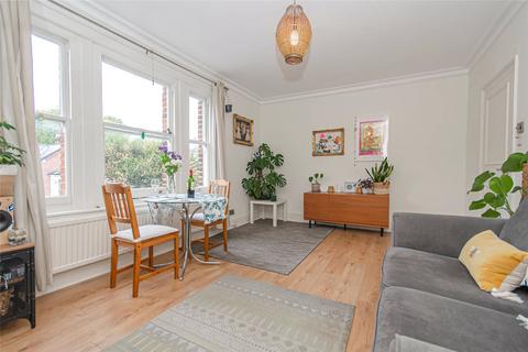 Flat C, 72 Crouch Hill, London, N8 9EE