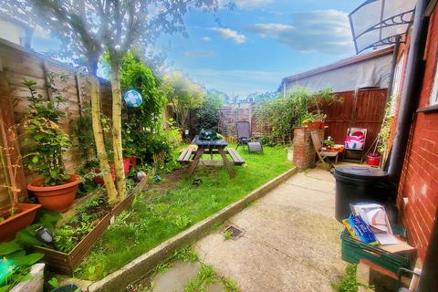 106 Middleton Road, Morden, SM4 6RR