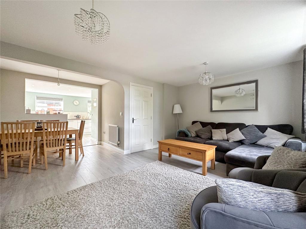 Rotary Gardens, Gillingham, Kent, ME7 5 bed terraced house for sale £