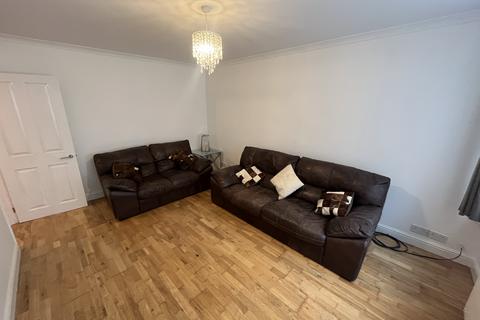 2 bedroom flat for sale, Melrose Court, Highams Park, E4