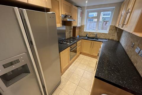 2 bedroom flat for sale, Melrose Court, Highams Park, E4