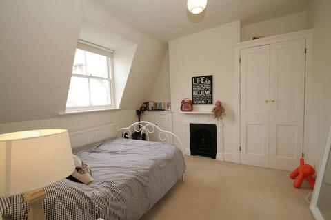 3 bedroom maisonette to rent, *VILLAGE AREA* Sutherland Road, Tunbridge Wells