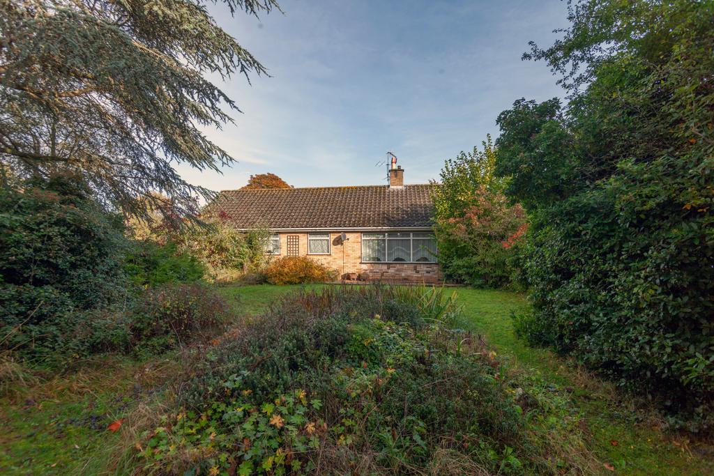 Viking Close, Martlesham, IP12 4RU 4 bed detached bungalow for sale £