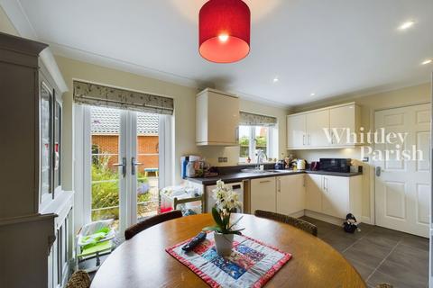 4 bedroom end of terrace house for sale, Crown Meadow, Norwich NR16