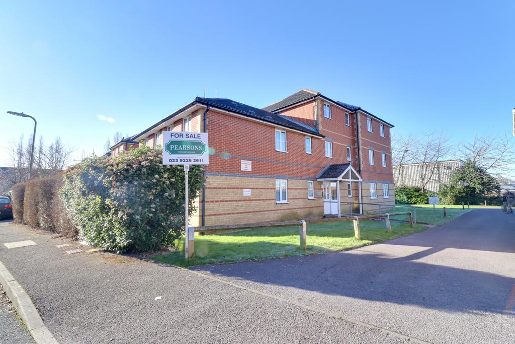 CORONATION ROAD, WATERLOOVILLE 2 bed flat for sale £190,000