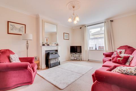 2 bedroom flat for sale, Thornhill Street, Calverley, Pudsey, West Yorkshire, LS28