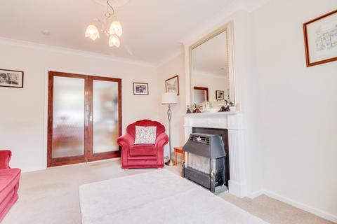 2 bedroom flat for sale, Thornhill Street, Calverley, Pudsey, West Yorkshire, LS28