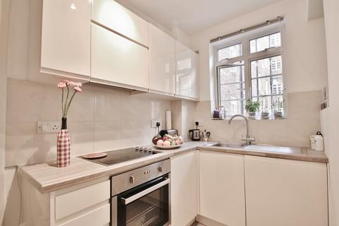 1 bedroom flat to rent, Latymer Court, Hammersmith Road, Hammersmith, W6