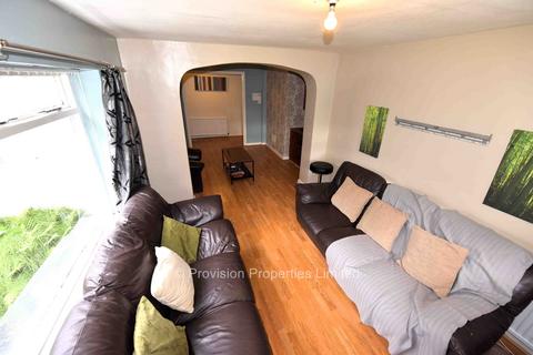 6 bedroom semi-detached house to rent, Moor Park Drive, Headingley LS6