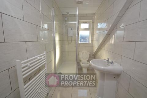 3 bedroom terraced house to rent, Hessle Terrace, Hyde Park LS6