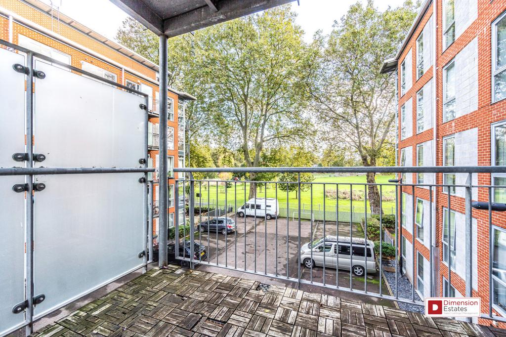 Apartment in Hackney - View 5