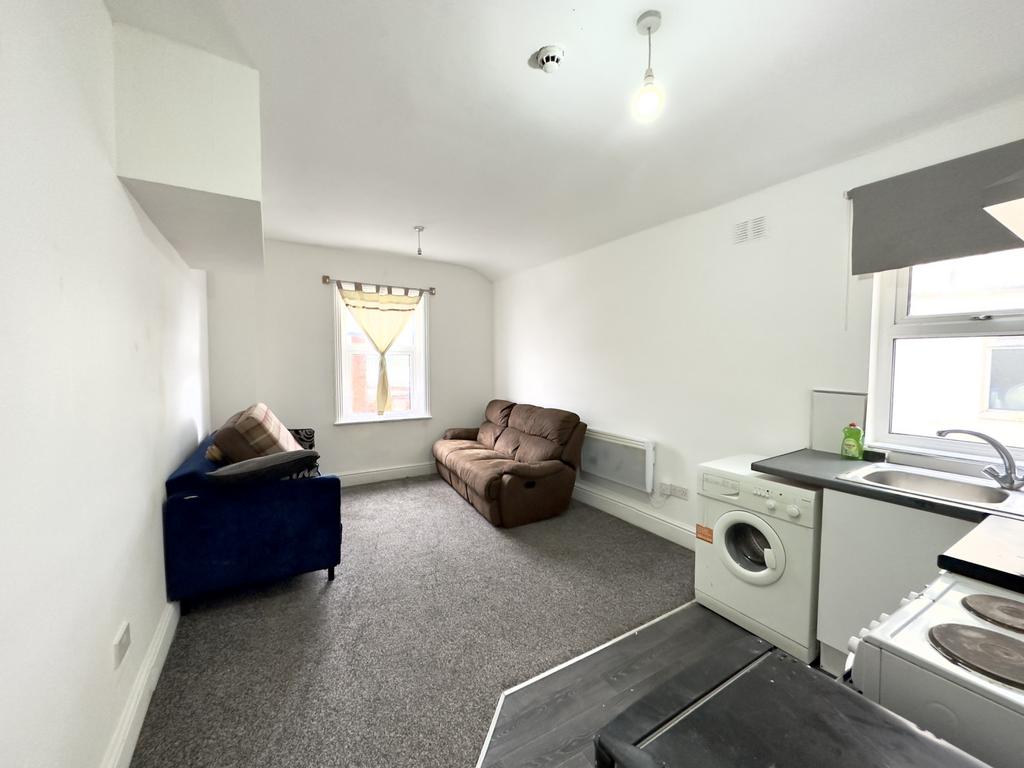 Milton Street, Fleetwood, Lancashire, FY7 Studio to rent £375 pcm (£