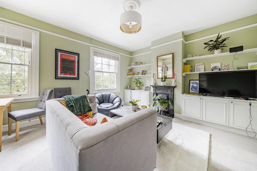 Sheepcote Lane, Battersea 2 bed flat for sale £600,000