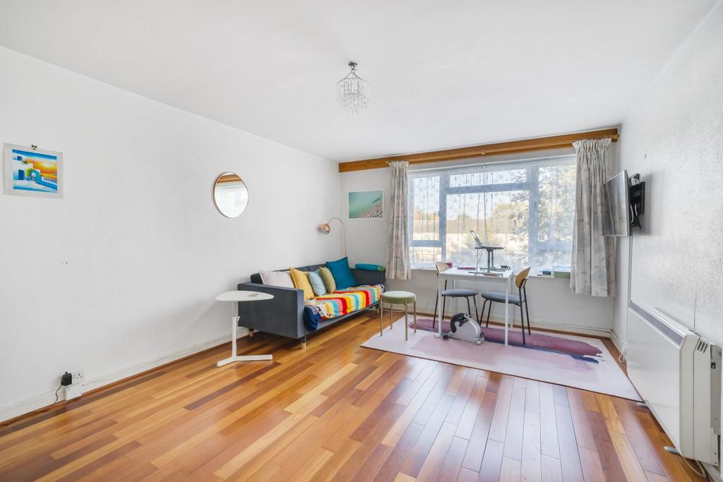 Bounds Green Road, Bounds Green 1 bed flat for sale £310,000