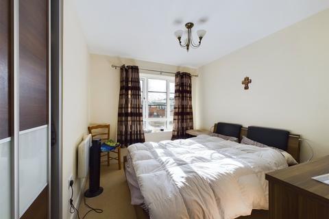 2 bedroom apartment for sale, Kestrel Road, Farnborough, Hampshire, GU14