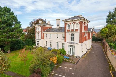 Flat 3, Ernsborough Court Fairpark Road, Exeter, EX2 4HL