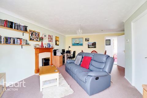 18 Reigate Avenue, Clacton-on-sea, CO16 8FB