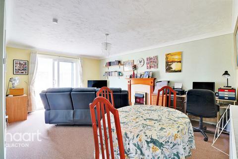 18 Reigate Avenue, Clacton-on-sea, CO16 8FB