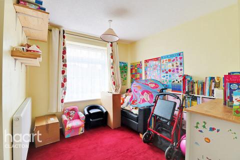18 Reigate Avenue, Clacton-on-sea, CO16 8FB