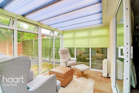 18 Reigate Avenue, Clacton-on-sea, CO16 8FB