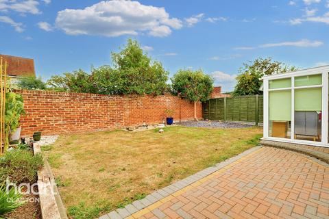 18 Reigate Avenue, Clacton-on-sea, CO16 8FB
