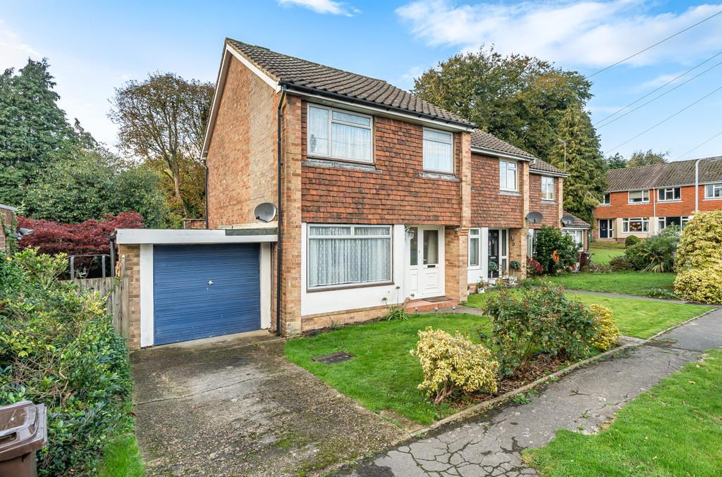 Sandridge, Crowborough 3 bed end of terrace house for sale £415,000