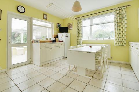 4 bedroom detached bungalow for sale - The Leaze, Ashton Keynes
