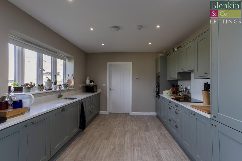 5 Henfield way  7