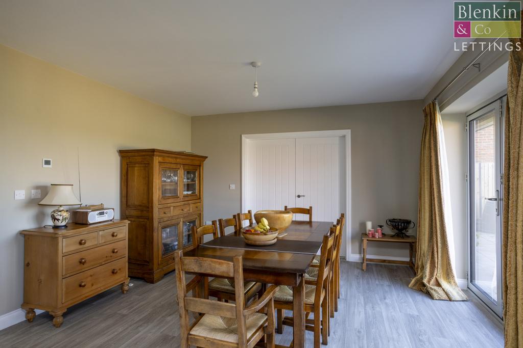 5 Henfield way  9