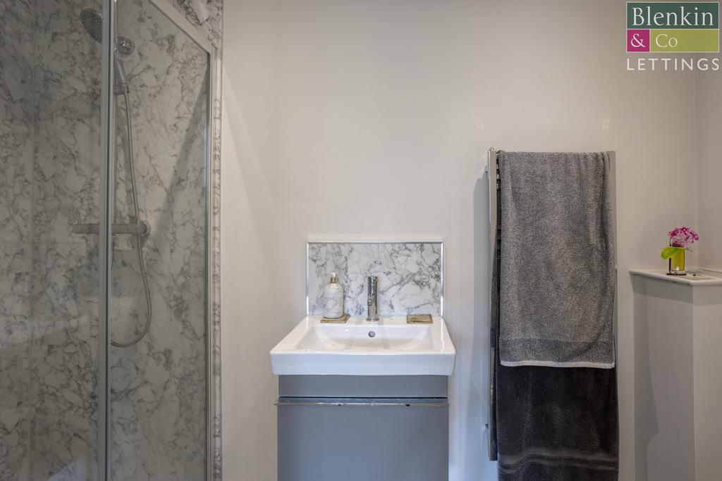 5 Henfield way  5